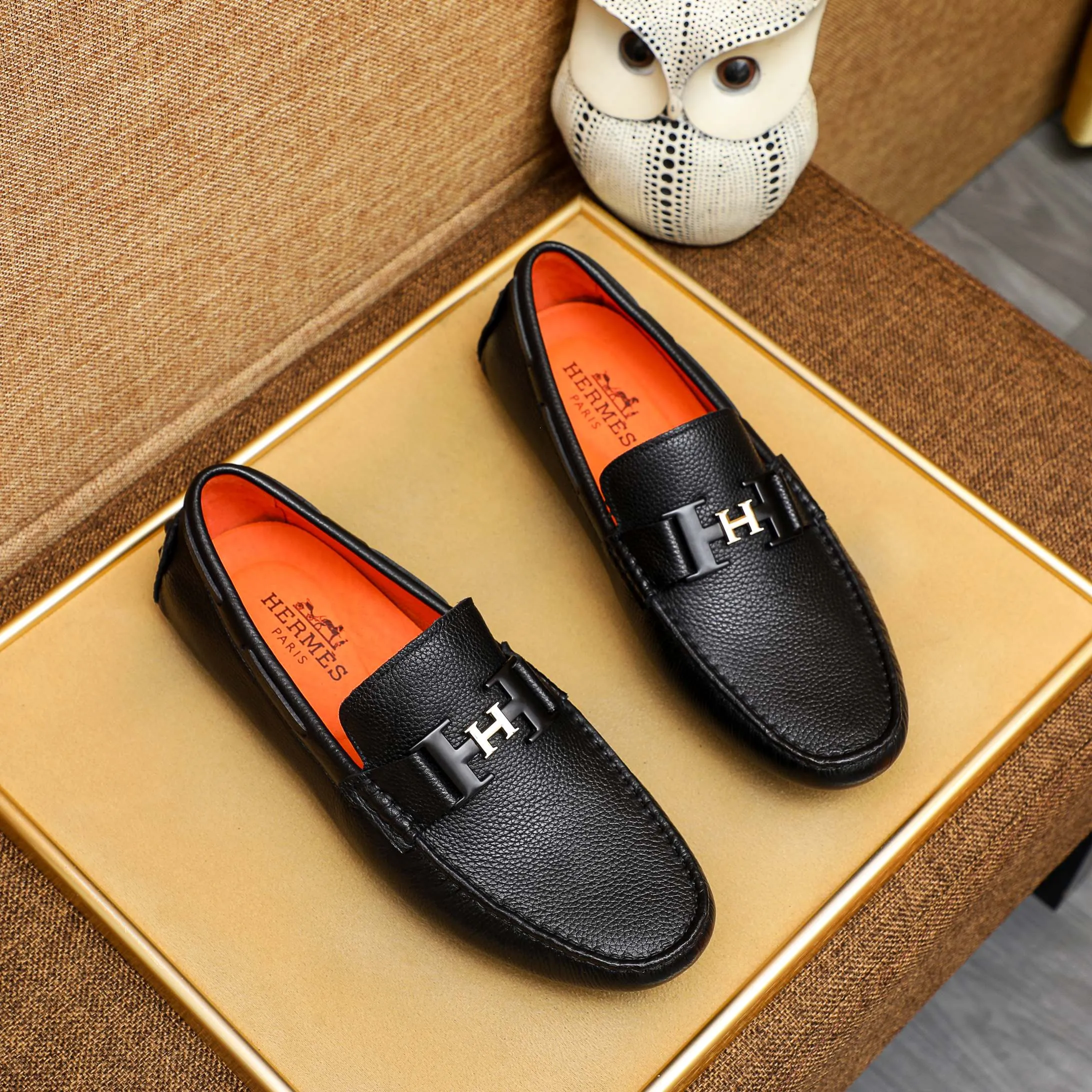 Factory price 380 🕷🕷【HERMES】The same style as Hermès counters🇨🇳Classic slip-on shoes 1:1 mold opening💯Original quality🍓Using imported first-layer cowhide🍅Pigskin lining🌶🌶Super high-end men's leather shoes🇨🇳Solid and stable Very special🍇 Available in black! Code number 38-44 (45.46.47. Can be customized)